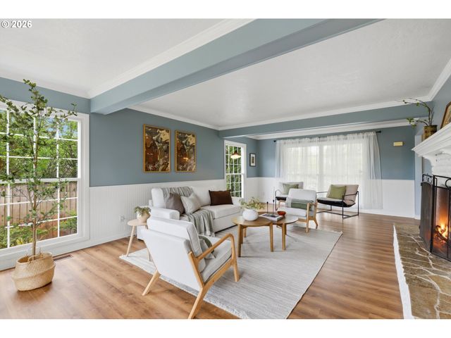 10055 Sw INEZ St, Portland, OR 97224