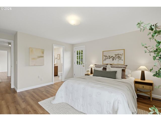 10055 Sw INEZ St, Portland, OR 97224