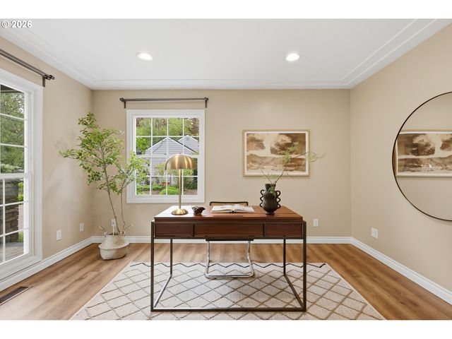 10055 Sw INEZ St, Portland, OR 97224