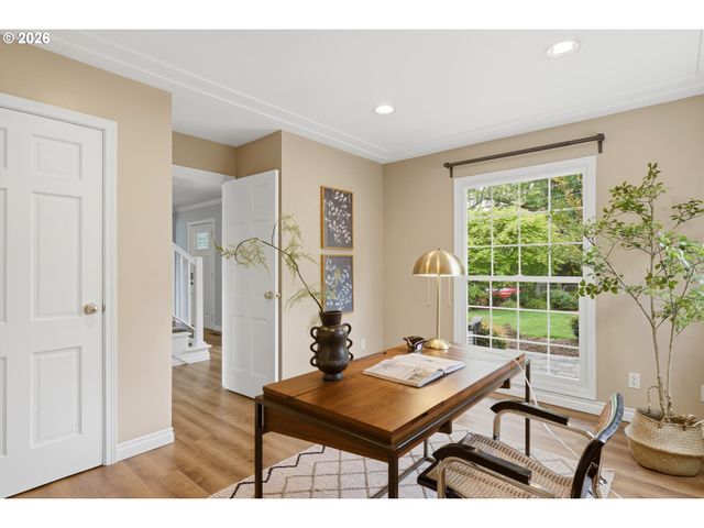 10055 Sw INEZ St, Portland, OR 97224