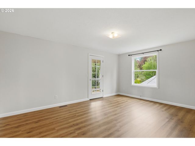 10055 Sw INEZ St, Portland, OR 97224
