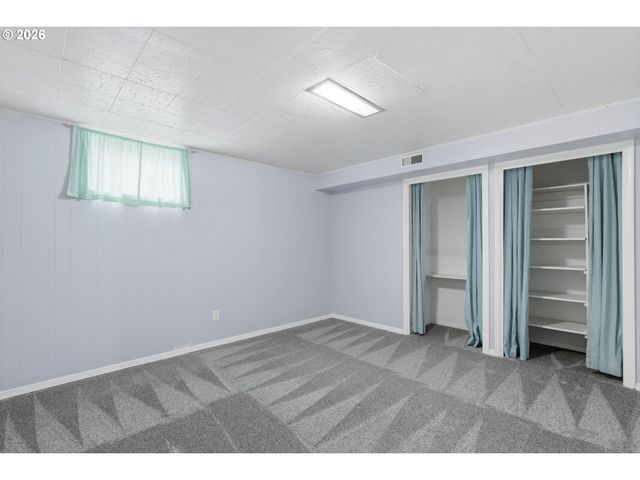 10055 Sw INEZ St, Portland, OR 97224