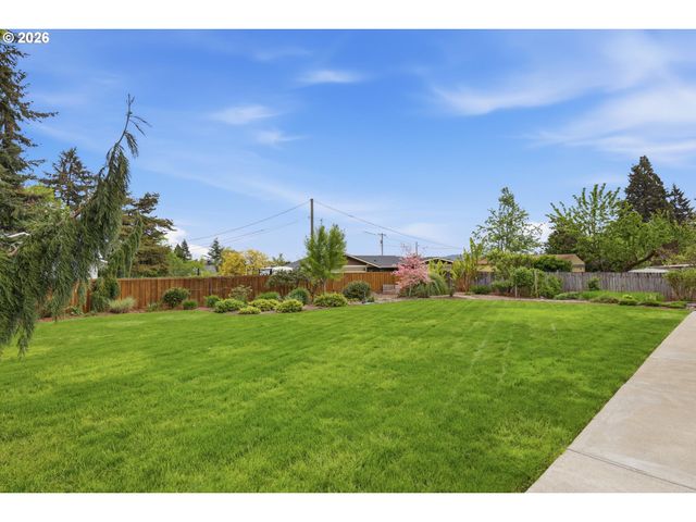 10055 Sw INEZ St, Portland, OR 97224