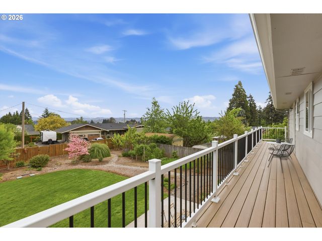 10055 Sw INEZ St, Portland, OR 97224