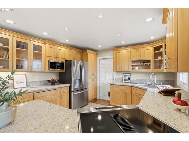 10055 Sw INEZ St, Portland, OR 97224