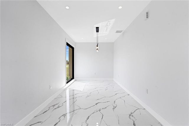 2027 NE 18th ST, Cape Coral, FL 33909