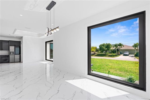 2027 NE 18th ST, Cape Coral, FL 33909