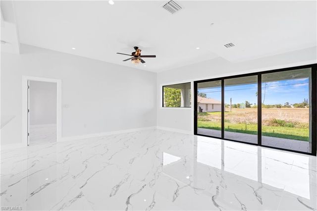 2027 NE 18th ST, Cape Coral, FL 33909