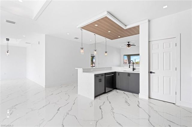 2027 NE 18th ST, Cape Coral, FL 33909