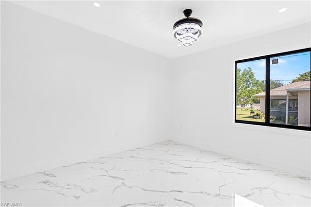 2027 NE 18th ST, Cape Coral, FL 33909