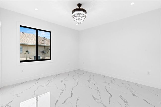 2027 NE 18th ST, Cape Coral, FL 33909