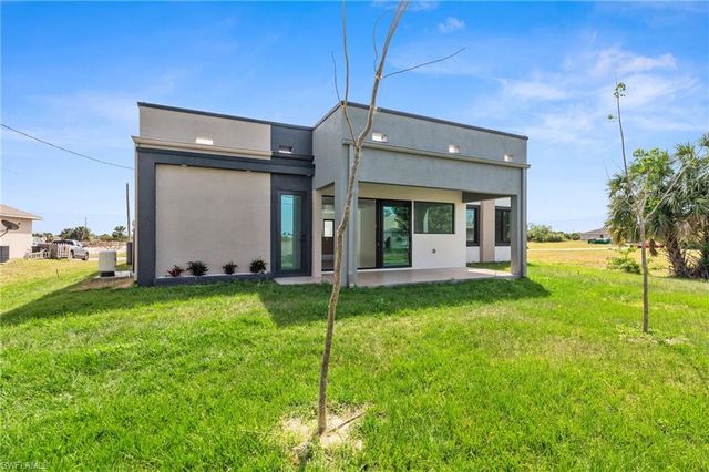 2027 NE 18th ST, Cape Coral, FL 33909