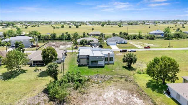 2027 NE 18th ST, Cape Coral, FL 33909