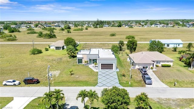 2027 NE 18th ST, Cape Coral, FL 33909