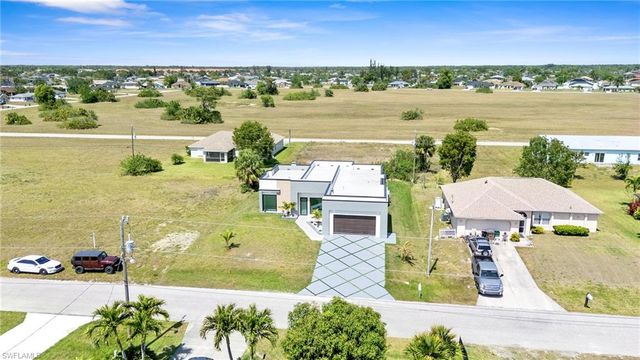 2027 NE 18th ST, Cape Coral, FL 33909