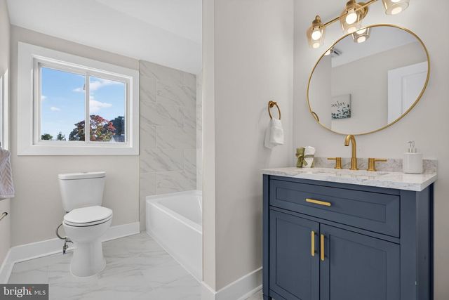 10 COBBLESTONE RD, Cherry Hill, NJ 08003