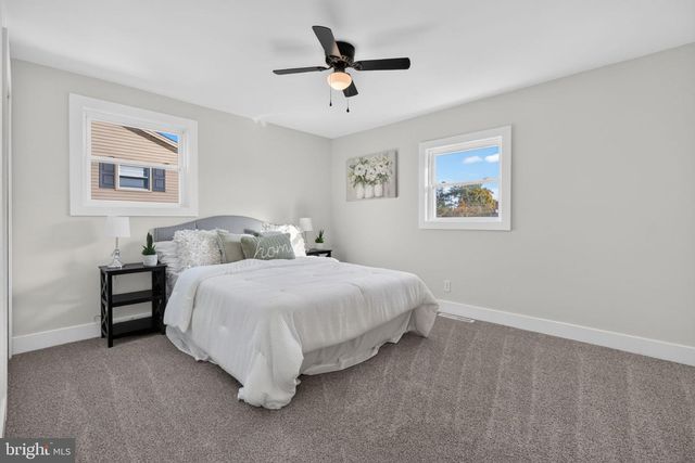 10 COBBLESTONE RD, Cherry Hill, NJ 08003