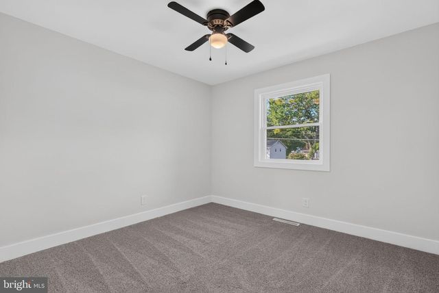 10 COBBLESTONE RD, Cherry Hill, NJ 08003