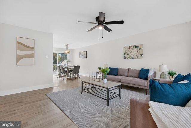 10 COBBLESTONE RD, Cherry Hill, NJ 08003