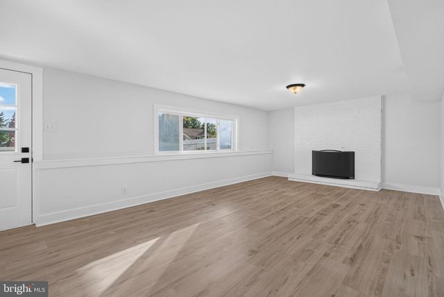 10 COBBLESTONE RD, Cherry Hill, NJ 08003
