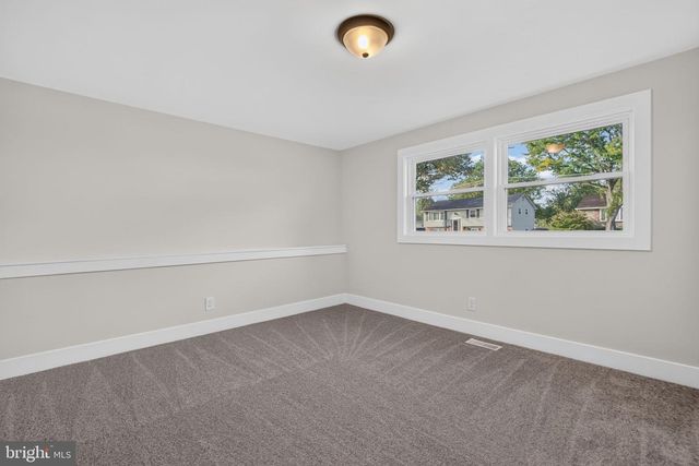 10 COBBLESTONE RD, Cherry Hill, NJ 08003