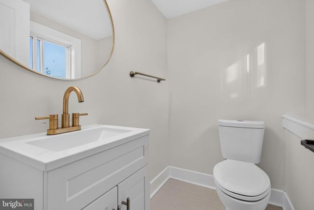 10 COBBLESTONE RD, Cherry Hill, NJ 08003