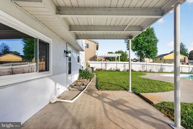 10 COBBLESTONE RD, Cherry Hill, NJ 08003