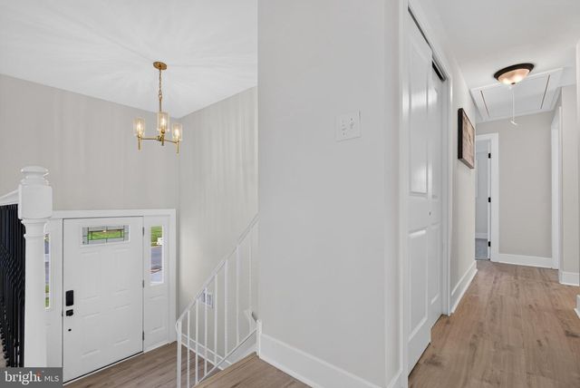 10 COBBLESTONE RD, Cherry Hill, NJ 08003