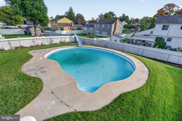10 COBBLESTONE RD, Cherry Hill, NJ 08003