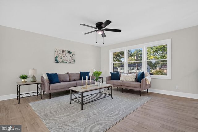 10 COBBLESTONE RD, Cherry Hill, NJ 08003