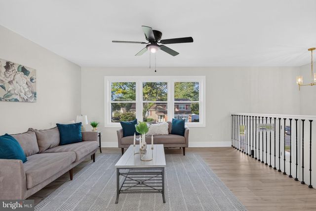10 COBBLESTONE RD, Cherry Hill, NJ 08003