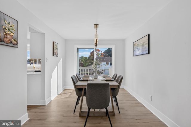 10 COBBLESTONE RD, Cherry Hill, NJ 08003