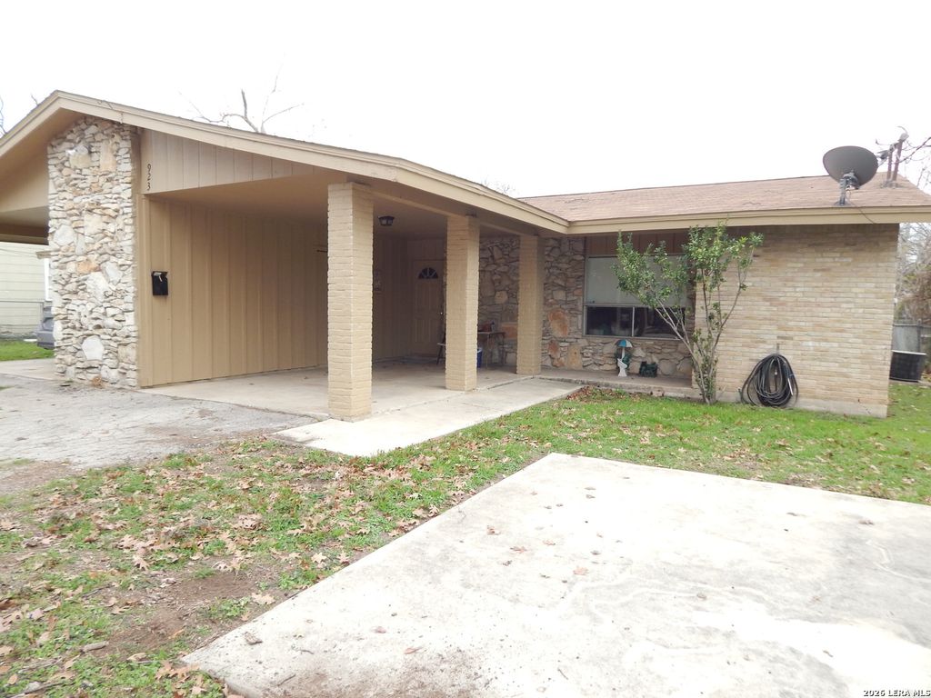 923 Eikel, New Braunfels, TX 78130