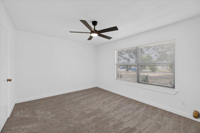 113 Bow Creek Circle, Red Oak, TX 75154