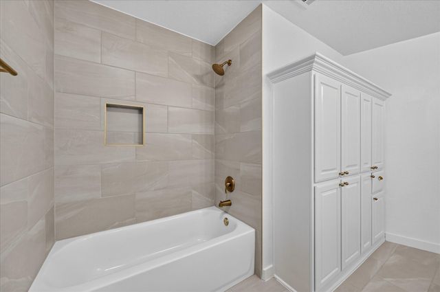 113 Bow Creek Circle, Red Oak, TX 75154