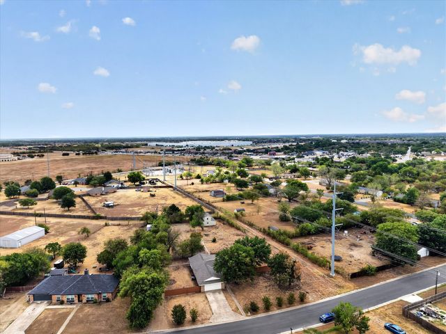 113 Bow Creek Circle, Red Oak, TX 75154