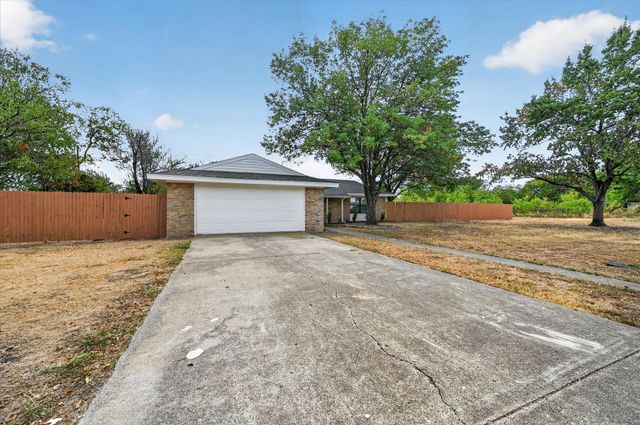 113 Bow Creek Circle, Red Oak, TX 75154