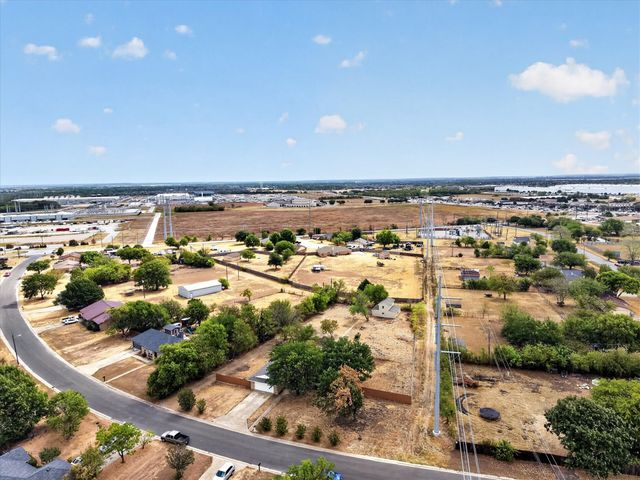 113 Bow Creek Circle, Red Oak, TX 75154