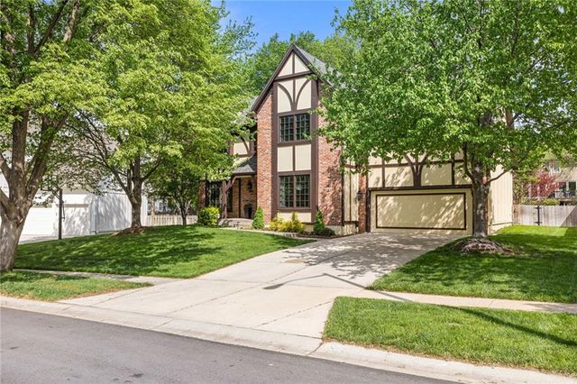 12912 Rosewood Street, Leawood, KS 66209