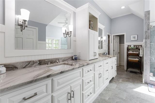 12912 Rosewood Street, Leawood, KS 66209