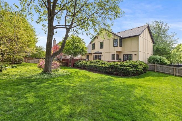 12912 Rosewood Street, Leawood, KS 66209