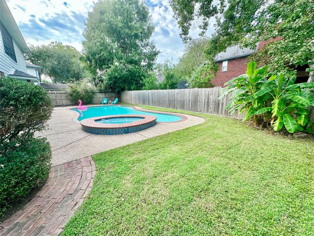 1901 Palo Duro Street, Friendswood, TX 77546