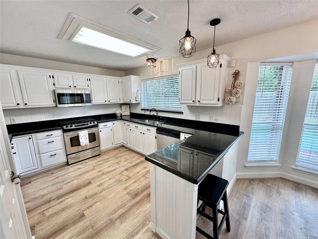 1901 Palo Duro Street, Friendswood, TX 77546