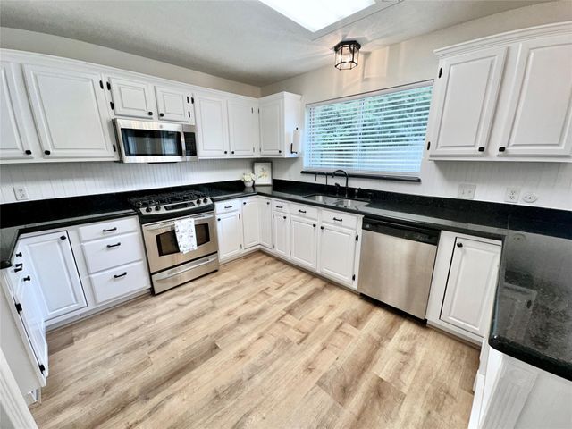 1901 Palo Duro Street, Friendswood, TX 77546