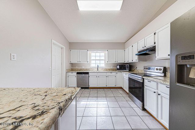 40021 PARKINSONIA Street, Lady Lake, FL 32159