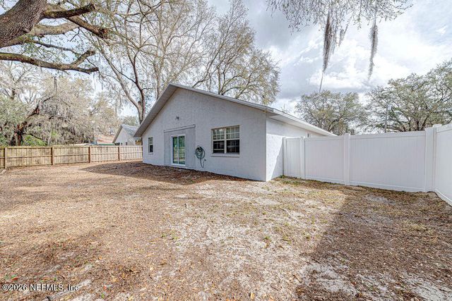 40021 PARKINSONIA Street, Lady Lake, FL 32159