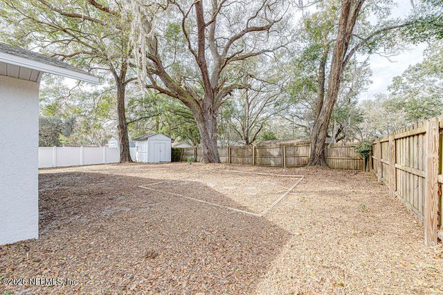 40021 PARKINSONIA Street, Lady Lake, FL 32159