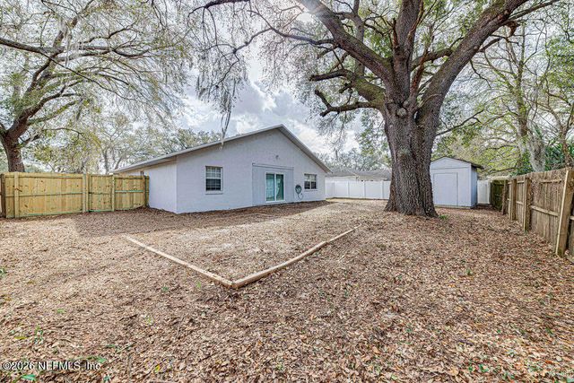 40021 PARKINSONIA Street, Lady Lake, FL 32159