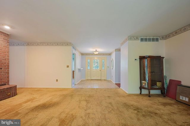 112 FOX HALL, Dover, DE 19904
