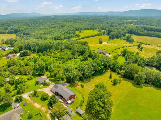 997 W 12th Street, Chickamauga, GA 30707